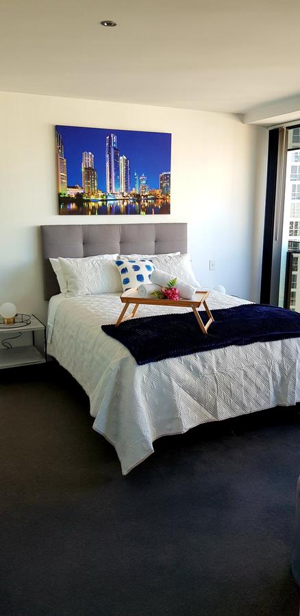 Circle Luxury Holidays - Accommodation Main Beach 16