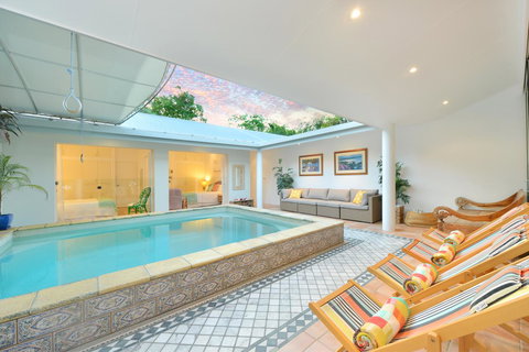 [ ANDY'S BEACH HOUSE ] - Accommodation Main Beach 0