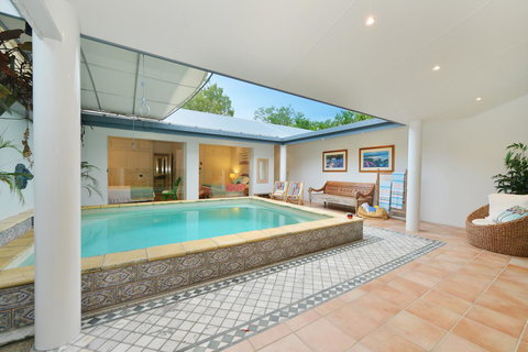 [ ANDY'S BEACH HOUSE ] - Accommodation Main Beach 21