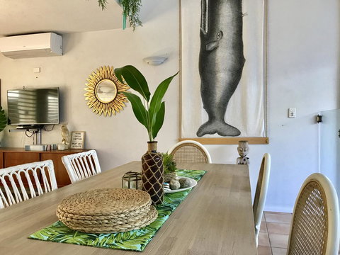 [ ANDY'S BEACH HOUSE ] - Accommodation Main Beach 40