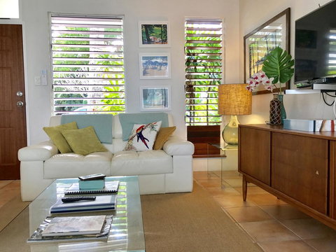 [ ANDY'S BEACH HOUSE ] - Accommodation Main Beach 33