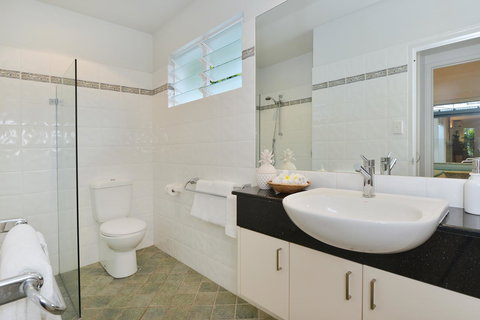 [ ANDY'S BEACH HOUSE ] - Accommodation Main Beach 29