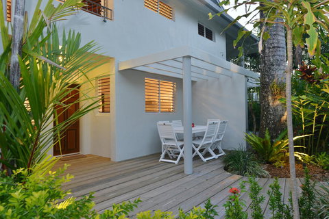 [ ANDY'S BEACH HOUSE ] - Accommodation Main Beach 8