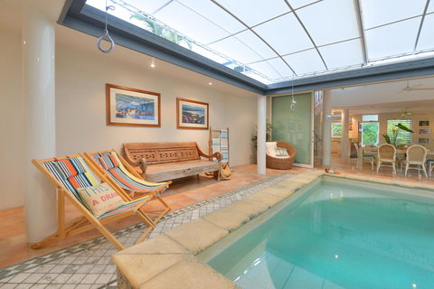 [ ANDY'S BEACH HOUSE ] - Accommodation Main Beach 23