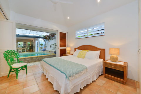 [ ANDY'S BEACH HOUSE ] - Accommodation Main Beach 27