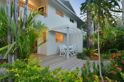 [ ANDY'S BEACH HOUSE ] - Accommodation Main Beach 12