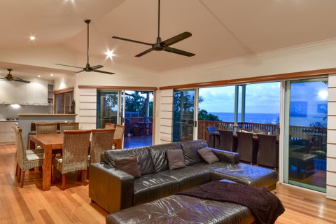 Bella Vista On Nara Pets Welcome - Accommodation Main Beach 10