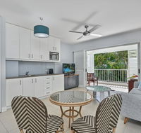 Couples private spa beach getaway - Accommodation Main Beach
