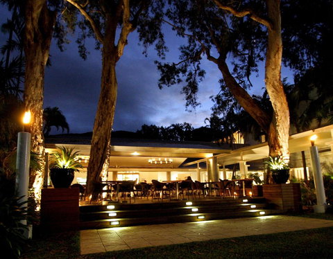 The Reef House Adults Retreat - Enjoy 28 Complimentary Inclusions - Accommodation Main Beach 11