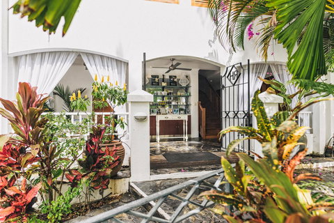 The Reef House Adults Retreat - Enjoy 28 Complimentary Inclusions - Accommodation Main Beach 14