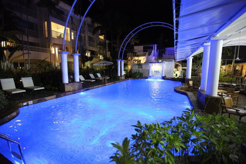 The Reef House Adults Retreat - Enjoy 28 Complimentary Inclusions - Accommodation Main Beach 7