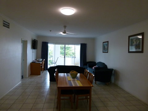 Madison Ocean Breeze Apartments - Accommodation Main Beach 26