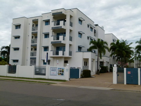 Madison Ocean Breeze Apartments - Accommodation Main Beach 2
