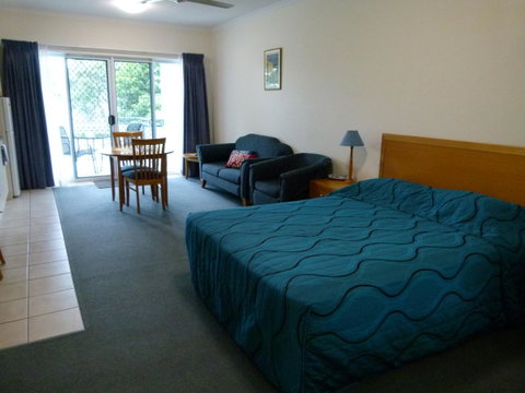 Madison Ocean Breeze Apartments - Accommodation Main Beach 28