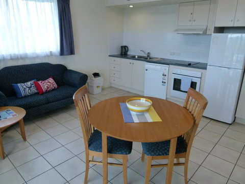 Madison Ocean Breeze Apartments - Accommodation Main Beach 23