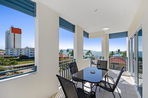 Madison Ocean Breeze Apartments - Accommodation Main Beach 13