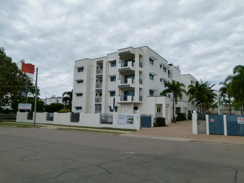 Madison Ocean Breeze Apartments - Accommodation Main Beach 6