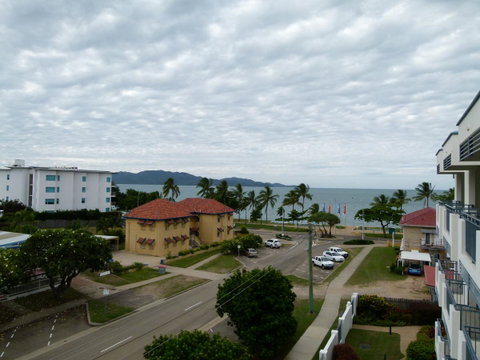 Madison Ocean Breeze Apartments - Accommodation Main Beach 39