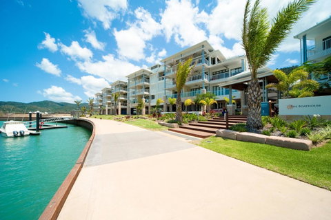 The Boathouse Apartments - Accommodation Main Beach 25
