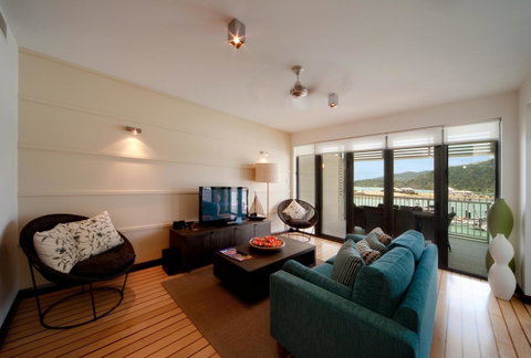 The Boathouse Apartments - Accommodation Main Beach 10