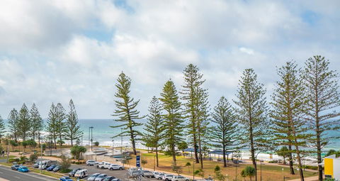 Mandolin Beachfront Resort - Accommodation Main Beach 37