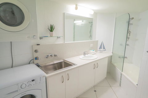 Mandolin Beachfront Resort - Accommodation Main Beach 25