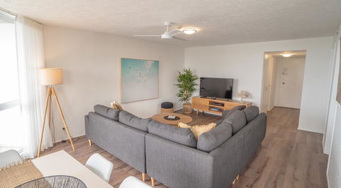 Mandolin Beachfront Resort - Accommodation Main Beach 21