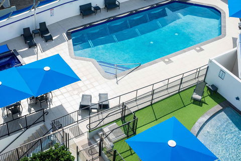 Mandolin Beachfront Resort - Accommodation Main Beach 1