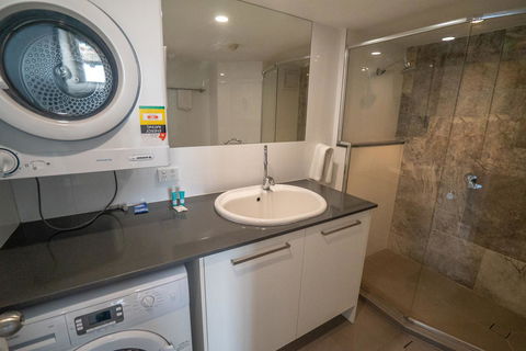 Mandolin Beachfront Resort - Accommodation Main Beach 10