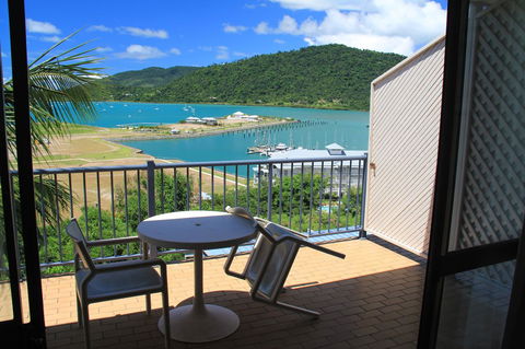 Ocean Views At Whitsunday Terraces Resort - Accommodation Main Beach 5