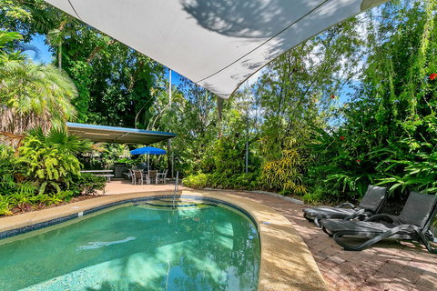 Roydon Beachfront Apartments - Accommodation Main Beach 10