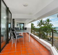 Roydon Beachfront Apartments - Accommodation Main Beach