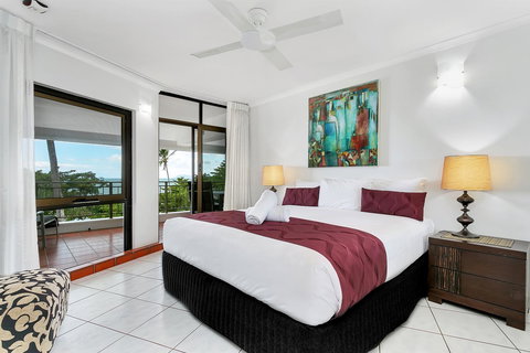Roydon Beachfront Apartments - Accommodation Main Beach 22