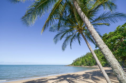 Roydon Beachfront Apartments - Accommodation Main Beach 26