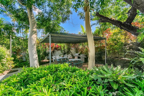 Roydon Beachfront Apartments - Accommodation Main Beach 18