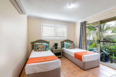 Sunlit Waters Studio Apartments - Accommodation Main Beach 37
