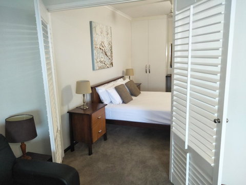 Airlie Seaview Apartments - Accommodation Main Beach 3