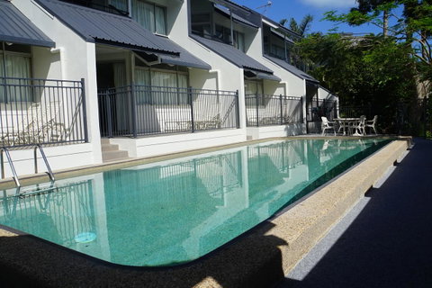 Airlie Seaview Apartments - Accommodation Main Beach 5