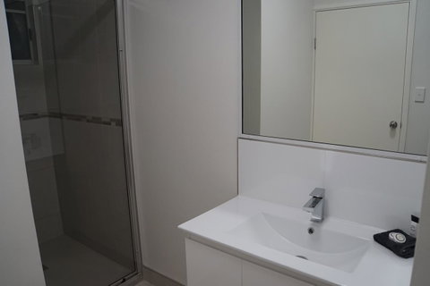 Airlie Seaview Apartments - Accommodation Main Beach 15