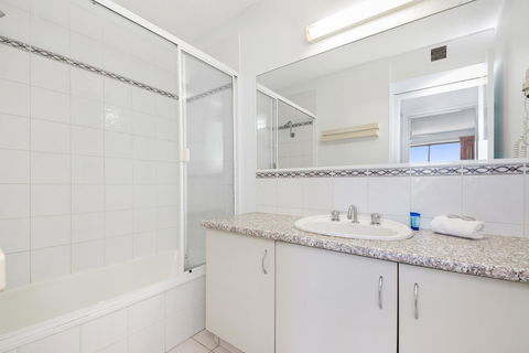 Alexandria Apartments - Accommodation Main Beach 14