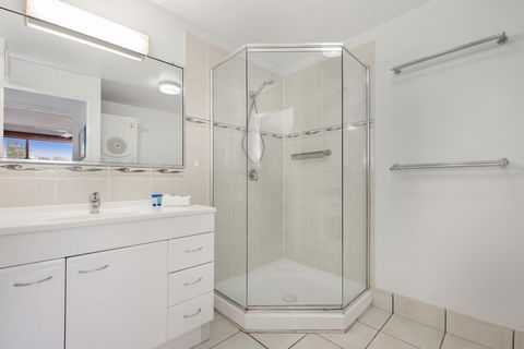 Alexandria Apartments - Accommodation Main Beach 18