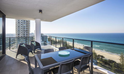 Boardwalk Burleigh Beach - Official - Accommodation Main Beach 12