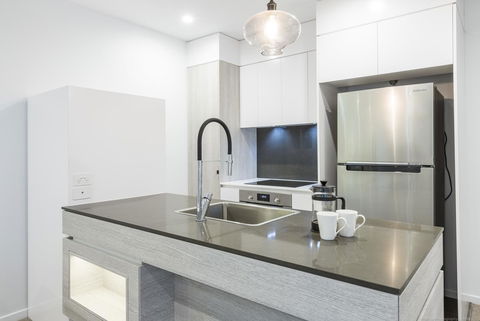 Boardwalk Burleigh Beach - Official - Accommodation Main Beach 38