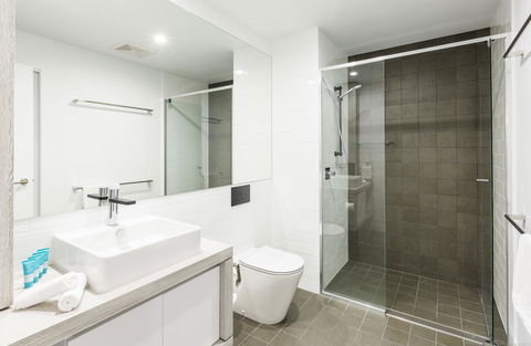 Boardwalk Burleigh Beach - Official - Accommodation Main Beach 39