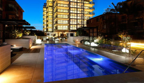 Boardwalk Burleigh Beach - Official - Accommodation Main Beach 19