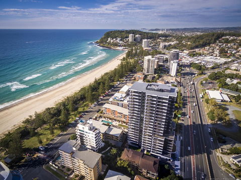 Boardwalk Burleigh Beach - Official - Accommodation Main Beach 30