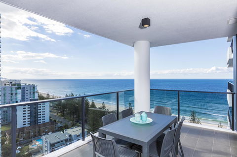 Boardwalk Burleigh Beach - Official - Accommodation Main Beach 22