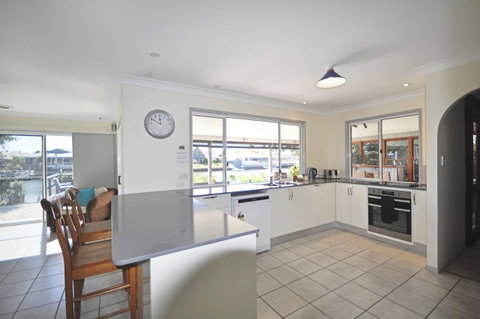 Bribie Island Canal Holiday Destination! - Accommodation Main Beach 6