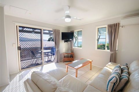 Airlie Apartments - Accommodation Main Beach 7