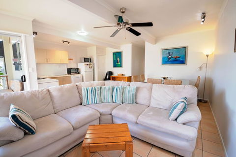 Airlie Apartments - Accommodation Main Beach 10